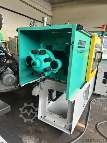 Mašina za brizganje plastike Arburg 270C 400-70