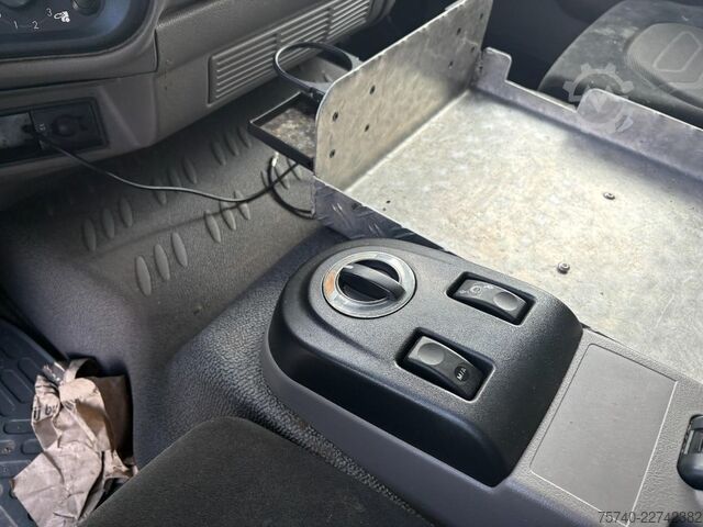 Gesloten bak DAF LF 55.250 + lift + euro 5
