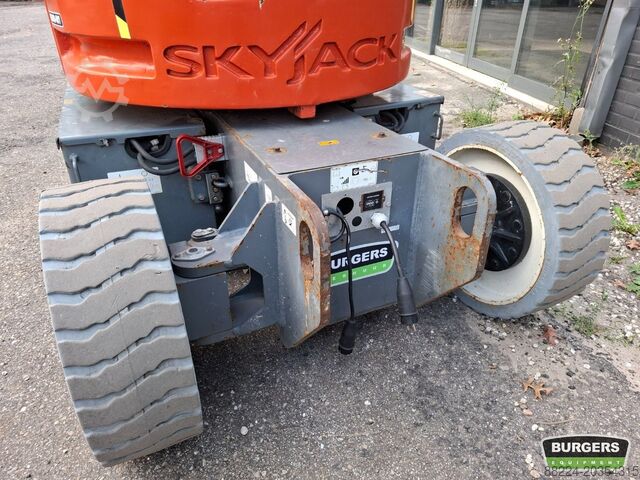 Scharnierende telescopische hoogwerker Skyjack SJ30 ARJE