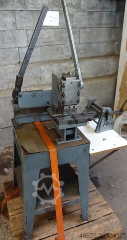 Mašina za notching Reinhardt Maschinenbau GmbH 
