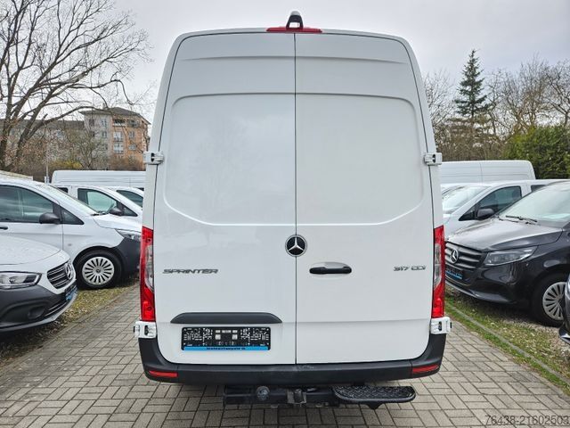 Furgão de painéis MERCEDES-BENZ Sprinter 317 CDI 2,8tAHK|AC|STDHZ|TÜV+ÖL+BREMneu