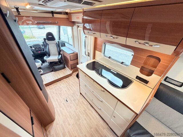 Integreret autocamper LMC Explorer Comfort I 655 G Rundsitzgruppe