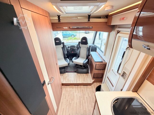 Integreret autocamper LMC Explorer Comfort I 655 G Rundsitzgruppe