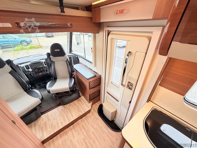 Integreret autocamper LMC Explorer Comfort I 655 G Rundsitzgruppe
