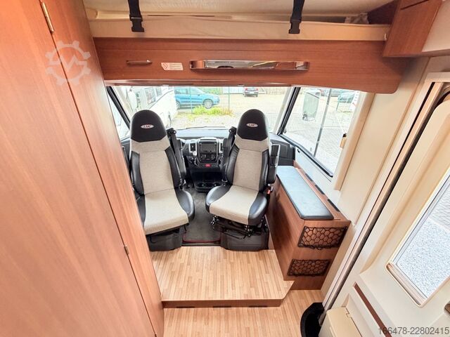 Integreret autocamper LMC Explorer Comfort I 655 G Rundsitzgruppe