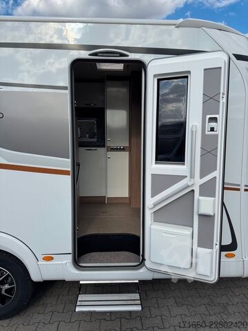Halvintegreret autocamper BÜRSTNER Lyseo TD 644 G Tageszulassung