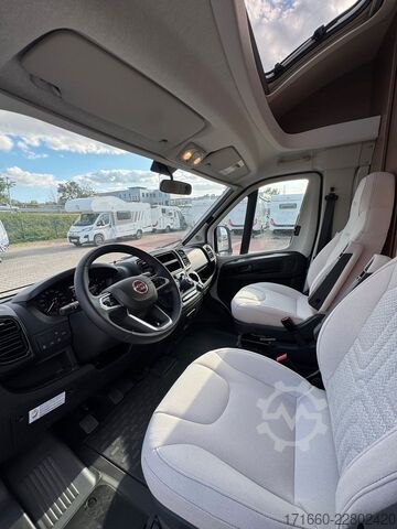 Halvintegreret autocamper BÜRSTNER Lyseo TD 644 G Tageszulassung