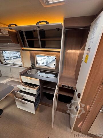 Halvintegreret autocamper BÜRSTNER Lyseo TD 644 G Tageszulassung