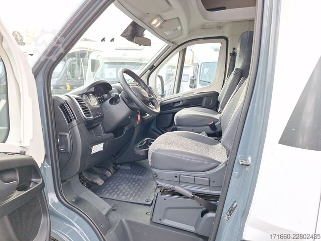 Halvintegreret autocamper BÜRSTNER Lyseo Time Skyline 690 G SAT / TV / Markise