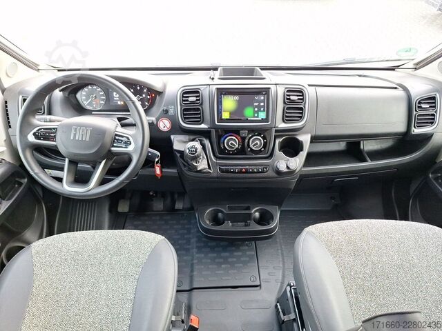 Halvintegreret autocamper BÜRSTNER Lyseo Time Skyline 690 G SAT / TV / Markise