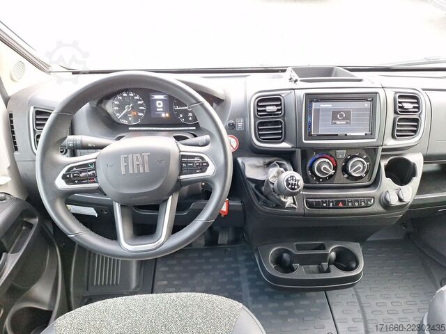 Halvintegreret autocamper BÜRSTNER Lyseo Time Skyline 690 G SAT / TV / Markise