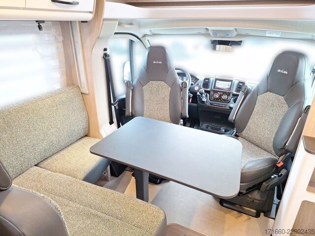 Halvintegreret autocamper BÜRSTNER Lyseo Time Skyline 690 G SAT / TV / Markise