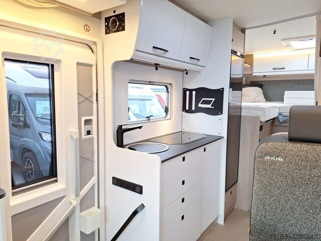 Halvintegreret autocamper BÜRSTNER Lyseo Time Skyline 690 G SAT / TV / Markise