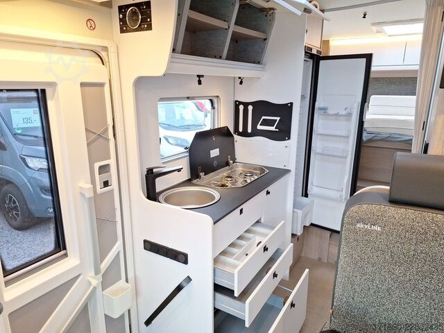 Halvintegreret autocamper BÜRSTNER Lyseo Time Skyline 690 G SAT / TV / Markise