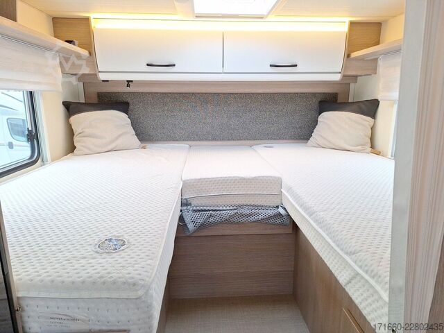 Halvintegreret autocamper BÜRSTNER Lyseo Time Skyline 690 G SAT / TV / Markise