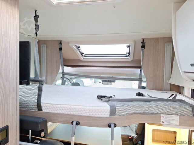 Halvintegreret autocamper BÜRSTNER Lyseo Time Skyline 690 G SAT / TV / Markise