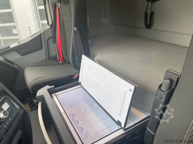 Standaard trekker RENAULT T 480 4x2 Sleeper Cab  2L-HY