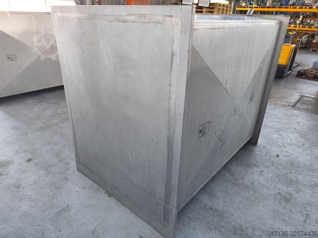 Serbatoio in acciaio inox da 3000 litri Erich Stücher 