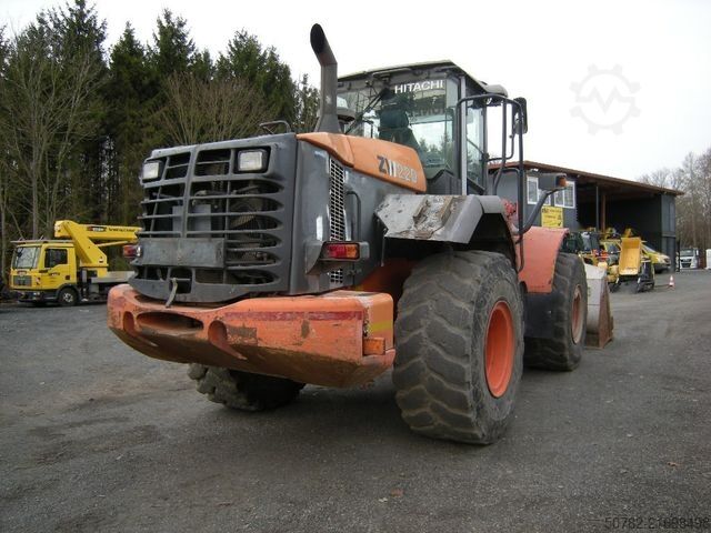 Încărcător pe roți HITACHI Radlader HITACHI ZW200