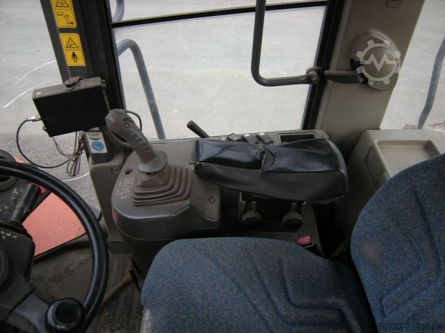 Încărcător pe roți HITACHI Radlader HITACHI ZW200