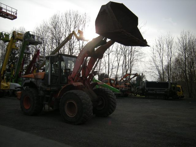 Încărcător pe roți HITACHI Radlader HITACHI ZW200