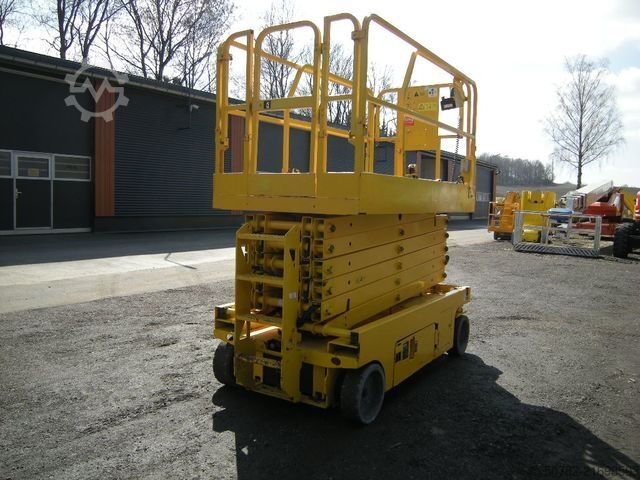 Platformă de lucru GENIE GS 4047 Scherenarbeitsbühne Genie 14 m