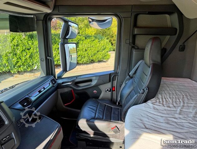 Caminhão frigorífico SCANIA S660 NGS V8 6X2 50 CC FRIGO COMBI FULL OPTIONS S