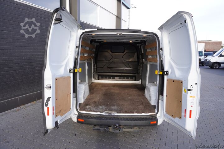 Panel van Ford Transit Custom 2.0 TDCI 130PK L2 EURO 6 - Airco...