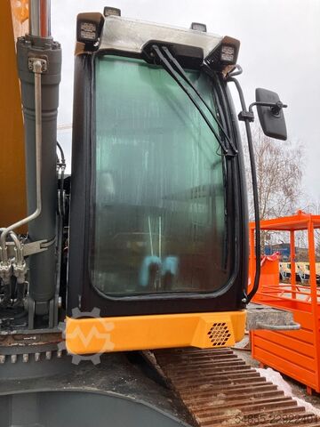 Rupsgraver LIEBHERR R924 G8.0-D