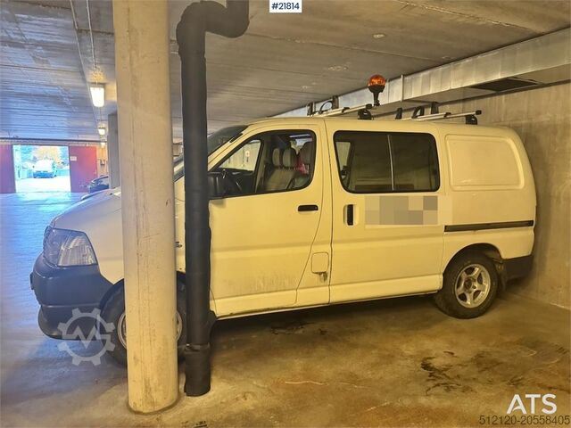 Stationwagen met hoog dak Toyota Hiace 4WD – EU Approved