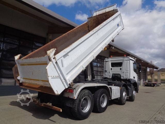 Tippbil MERCEDES-BENZ Arocs 3246 /Blattfederung/Bordmatik/Meiller