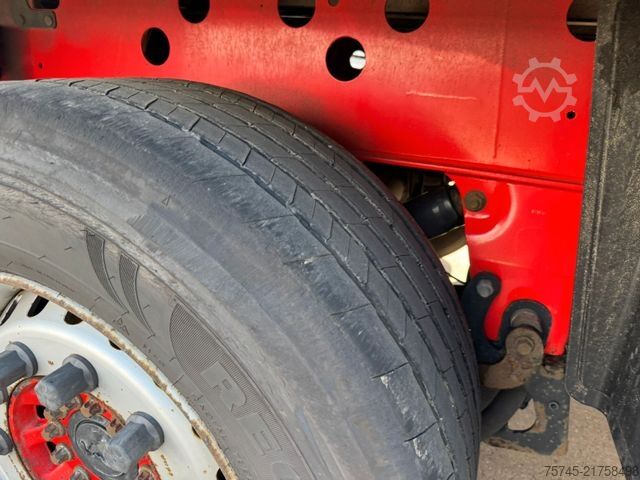 Auflieger mit Pritsche & Plane SCHMITZ CARGOBULL SCB*S3T *  * LIFTACHSE * PALLETENKASTEN *