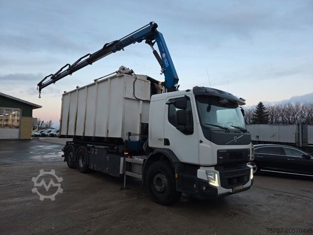 Abrollkipper VOLVO FE 320 6x2/4 Abroller mit Cont. + Kran HMF 1820
