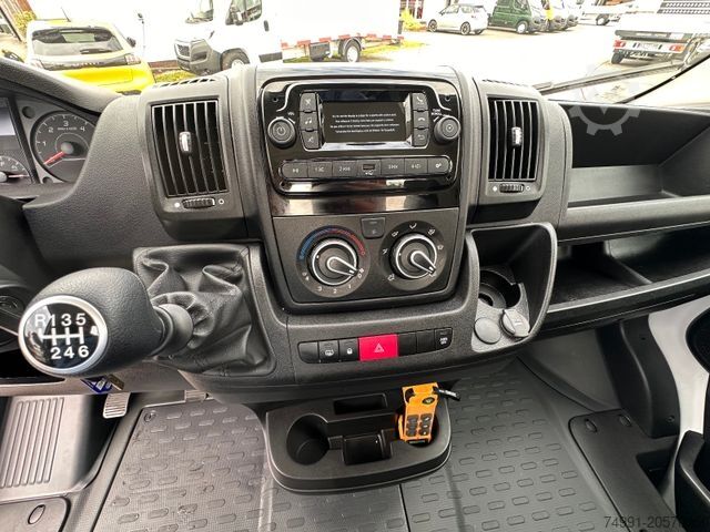 Dodávka na přepravu automobilů PEUGEOT Boxer Schiebeplateau 435 165Ps Blue HDi Euro6