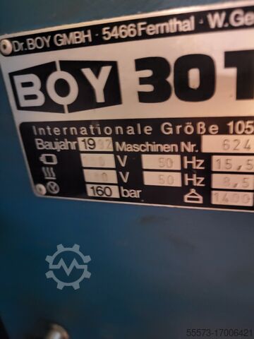 Mașină de turnat prin injecție BOY