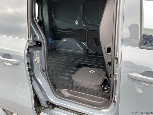 Panelvan Mercedes-Benz eCitan Kasten PRO  Klima Sitzh. AHK MBUX