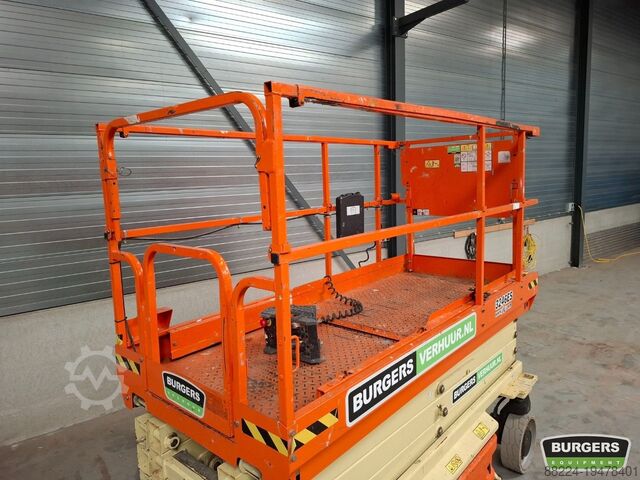 Ascensor cu foarfecă JLG 3246ES