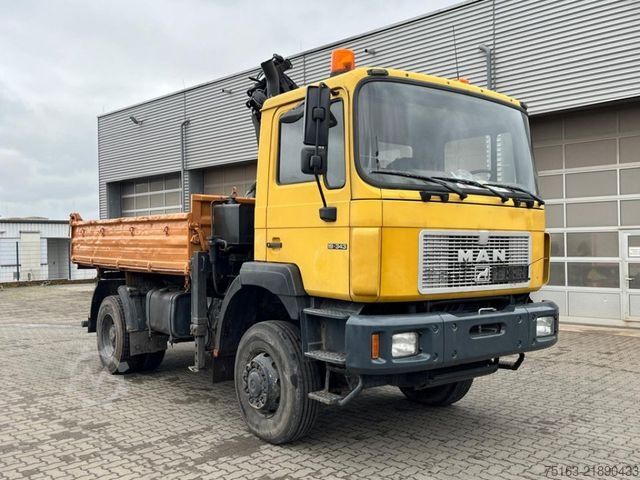 Tipvogn MAN F2000 19.343 FAK 2-Achs Allradkipper Kran
