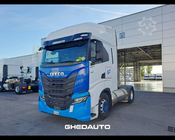 Standaard trekker IVECO TRATTORE IVECO S-WAY 460 LNG METANO