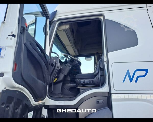 Standaard trekker IVECO TRATTORE IVECO S-WAY 460 LNG METANO