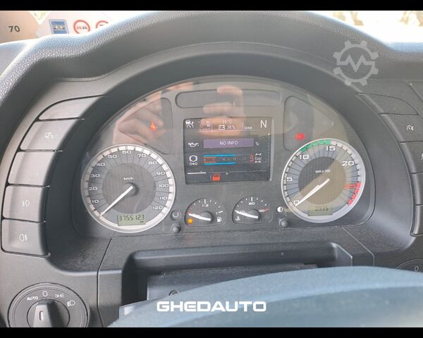 Standaard trekker IVECO TRATTORE IVECO S-WAY 460 LNG METANO