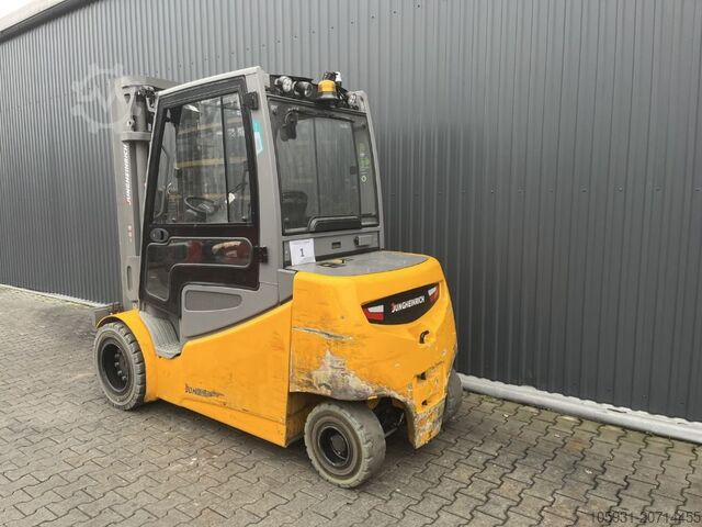 Stivuitor electric cu 4 roți Jungheinrich EFG550