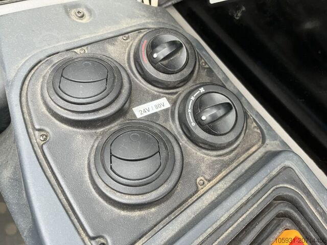 Stivuitor electric cu 4 roți Jungheinrich EFG550