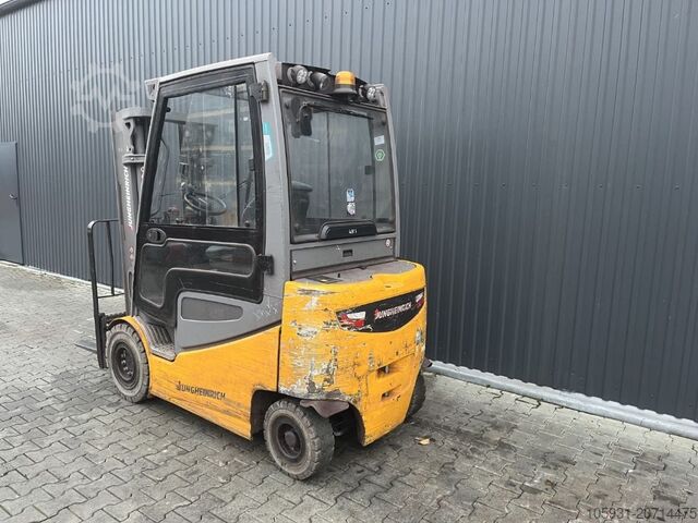 Stivuitor electric cu 4 roți Jungheinrich EFG425k