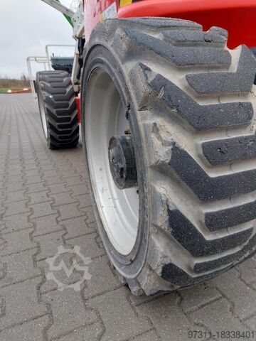 Telescopisch geleed werkplatform JLG 600AJ