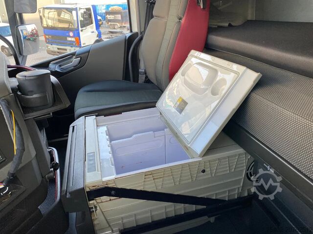 Standard tractor Volvo FH 13.420 Globetrotter / ADR + PTO / Stand Airco