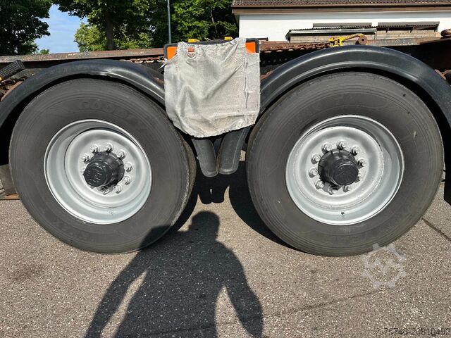 Huffermann HTM 13 *Remolque portacontenedores tándem de 2 ejes, 13 toneladas* Huffermann HTM 13  *2-Achs Tandem Absetzanhänger, 13to*