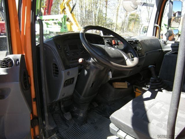 Transporter mit Kipper MERCEDES-BENZ MB 918 mit Terex TLC 65.2