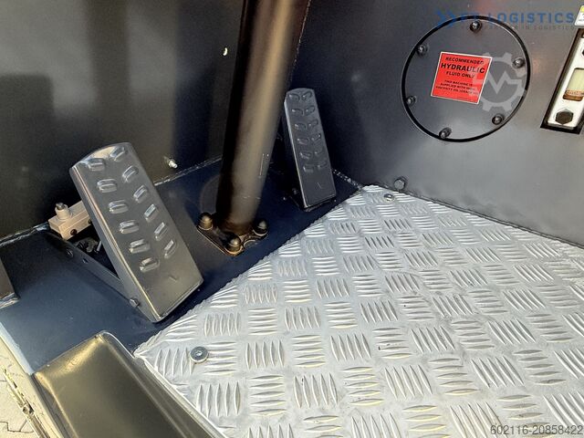 4-way forklift Combilift CB4000 GAS TRIPLEX 5200 POSITIONER