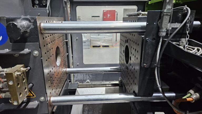 Injection moulding machine ENGEL e-max 200-50